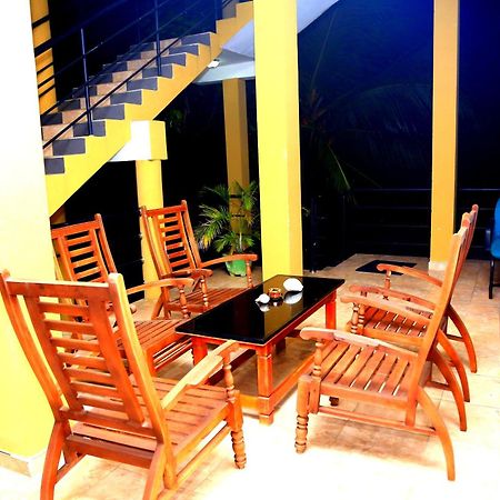 Centra Villa Kataragama Buitenkant foto