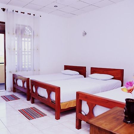 Centra Villa Kataragama Buitenkant foto