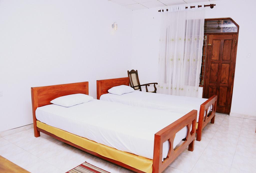 Centra Villa Kataragama Buitenkant foto